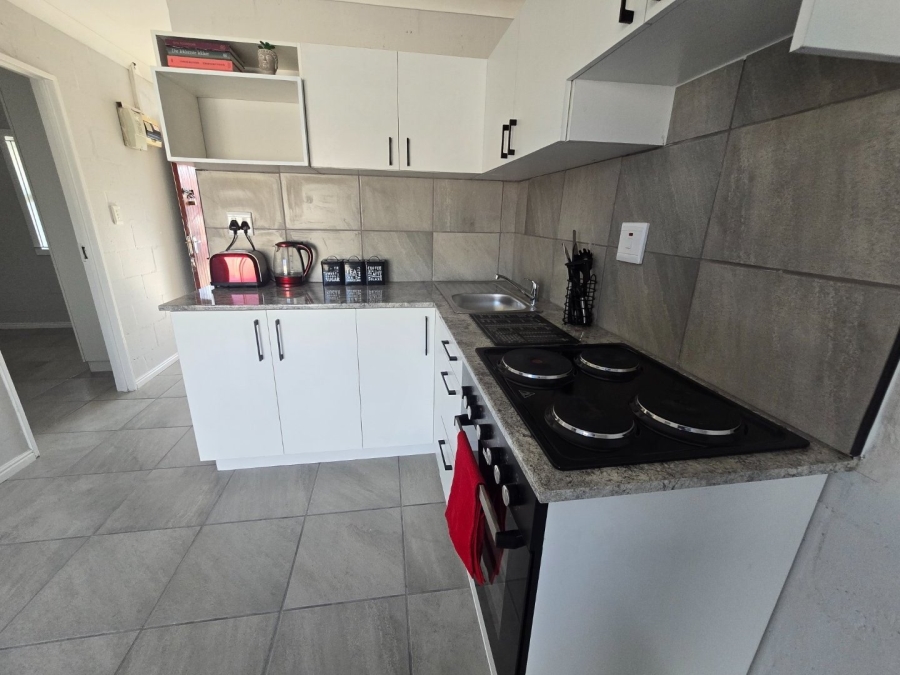 2 Bedroom Property for Sale in Pelican Park Western Cape